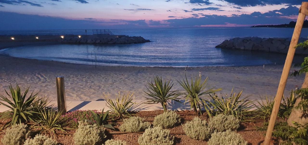 New!!! New Riva Luxury One - With Sunny Terrace & Big Garden Leilighet Poreč Eksteriør bilde