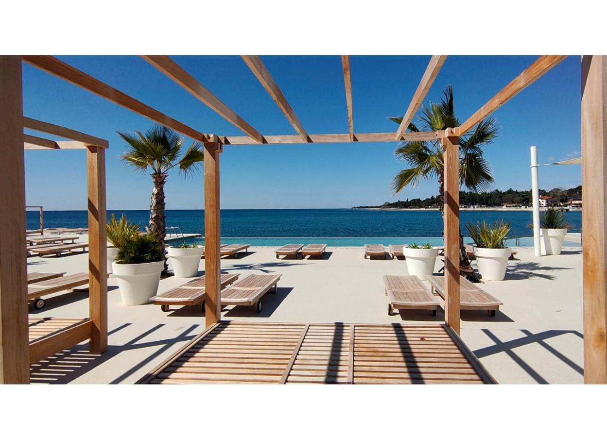New!!! New Riva Luxury One - With Sunny Terrace & Big Garden Leilighet Poreč Eksteriør bilde
